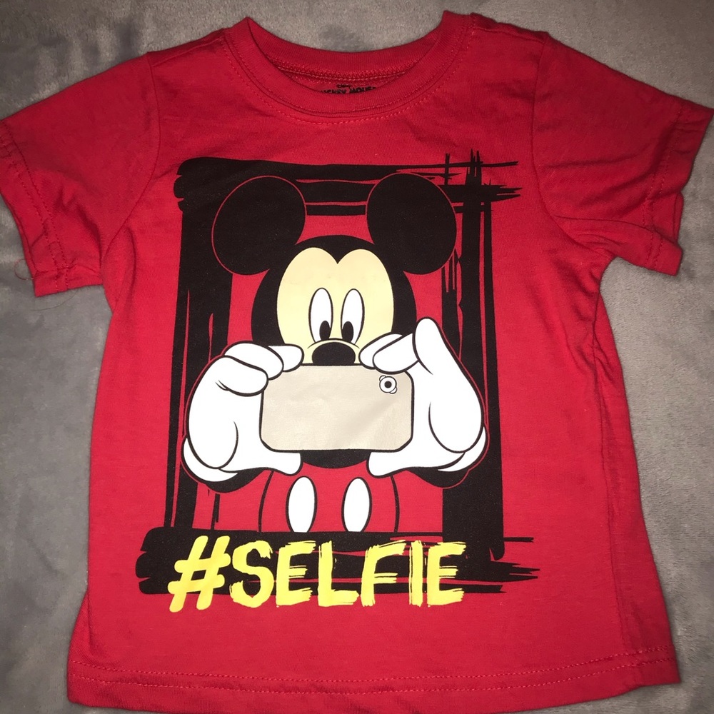 🔴 Disney Tee NEVER BEEN WORN